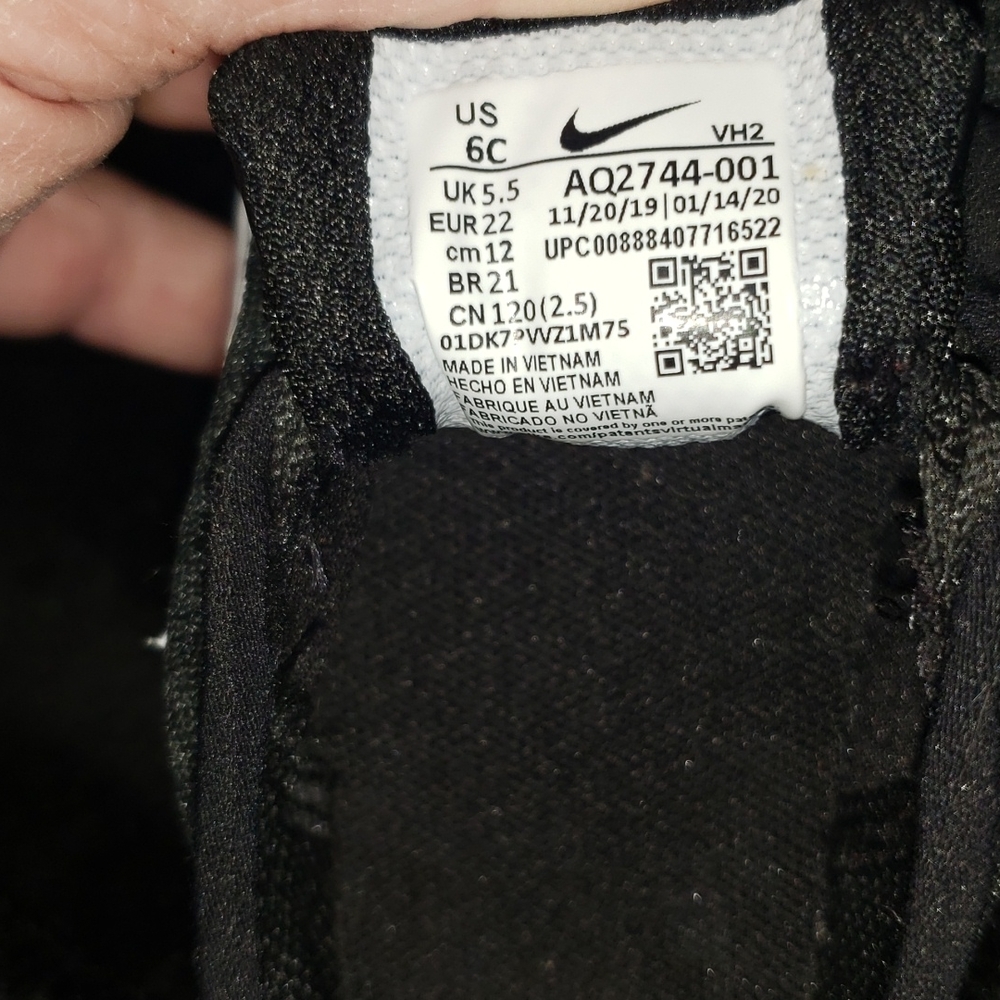 shoes - Picture 3 of 4